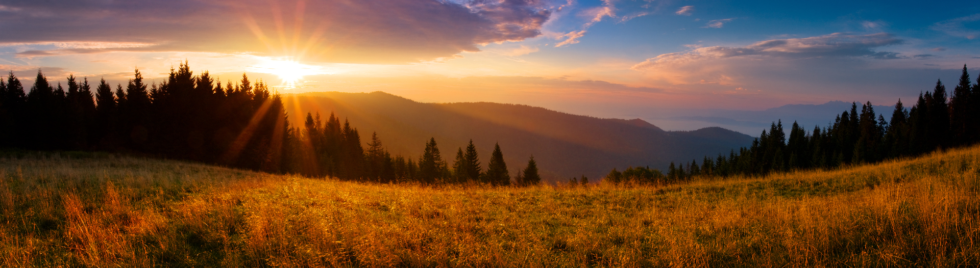 Warm sunset over the Colorado mountains